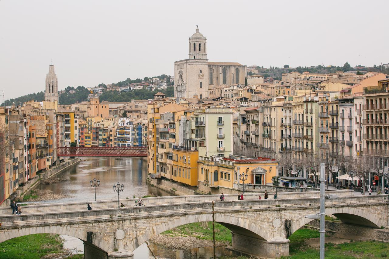 Flateli -Placa Catalunya 3-2 Girona Bagian luar foto
